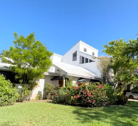 412 Woodcrest Rd, Key Biscayne, FL 33149