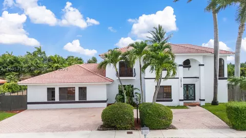15713 SW 46th Ter, Miami, FL 33185
