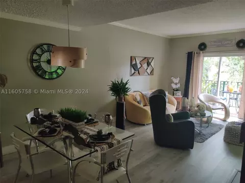 10010 Hammocks Blvd #202-2, Miami, FL 33196
