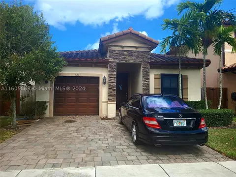 523 SE 33rd Ter, Homestead, FL 33033
