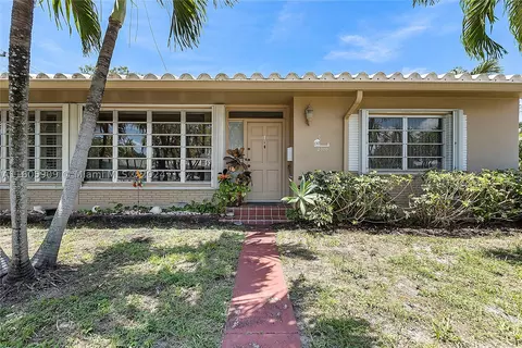 2000 NE 17th Ct, Fort Lauderdale, FL 33305