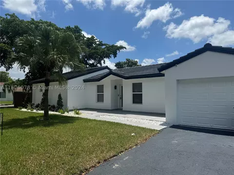 19120 NW 57th Ct, Hialeah, FL 33015