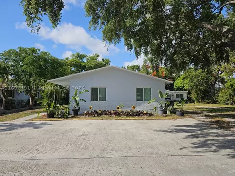 237 SW 4th St, Dania Beach, FL 33004
