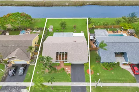 9370 NW 31st Pl, Sunrise, FL 33351