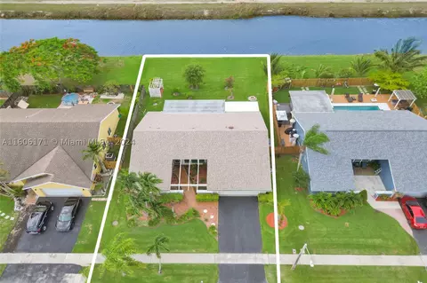 9370 NW 31st Pl, Sunrise, FL 33351