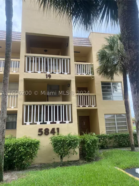 5841 NW 61st Ave #212, Tamarac, FL 33319