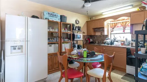 23 W 13th St, Hialeah, FL 33010 photo 2
