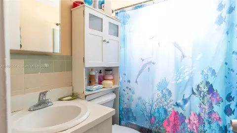23 W 13th St, Hialeah, FL 33010 photo 4