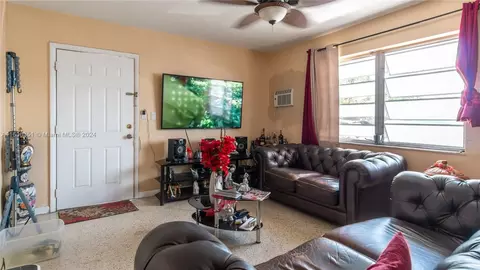 23 W 13th St, Hialeah, FL 33010 photo 9