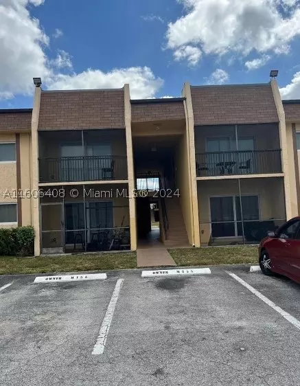 2942 NW 55th Ave #1A, Lauderhill, FL 33313