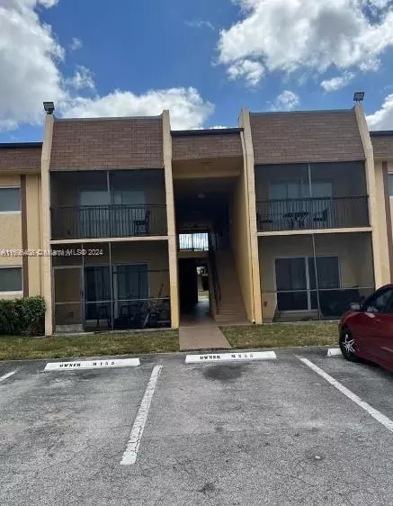 2942 NW 55th Ave #1A, Lauderhill, FL 33313
