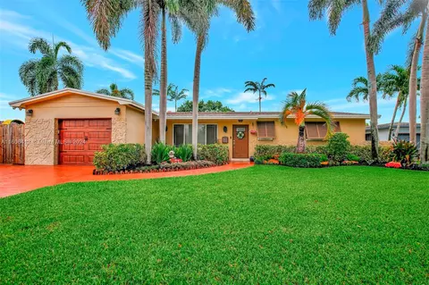 8221 NW 19th St, Pembroke Pines, FL 33024