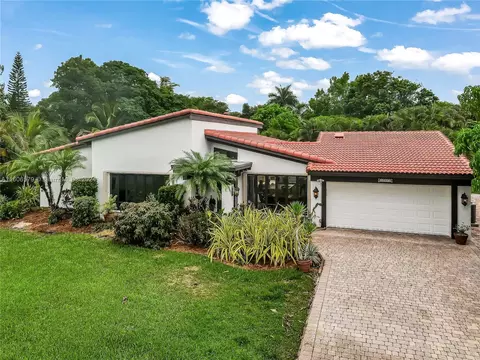 10951 SW 42nd Pl, Davie, FL 33328