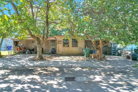 1860 NW 27th St, Miami, FL 33142