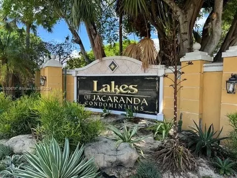 10717 Cleary Blvd #112, Plantation, FL 33324