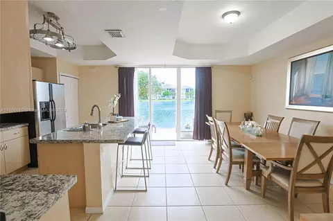 10609 SW 6th St #1005, Pembroke Pines, FL 33025