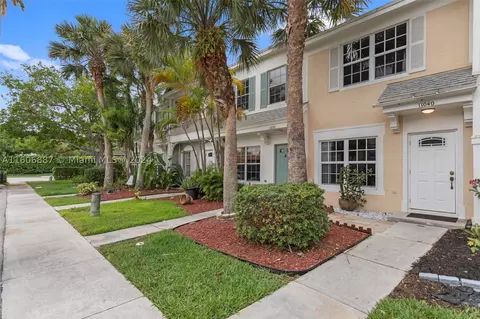 11040 Light House Ct, Tamarac, FL 33321