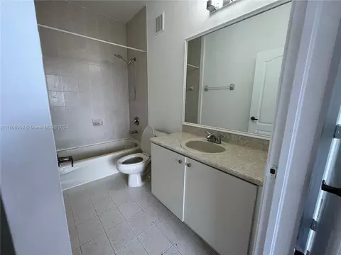 Undisclosed, Hialeah, FL 33015 photo 21