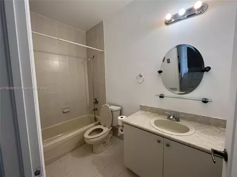 Undisclosed, Hialeah, FL 33015 photo 28