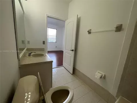 Undisclosed, Hialeah, FL 33015 photo 23