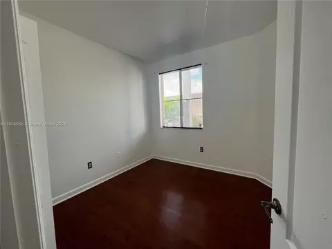 Undisclosed, Hialeah, FL 33015 photo 27