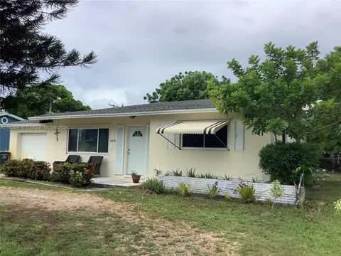 629 Greenbriar Dr, Lake Park, FL 33403