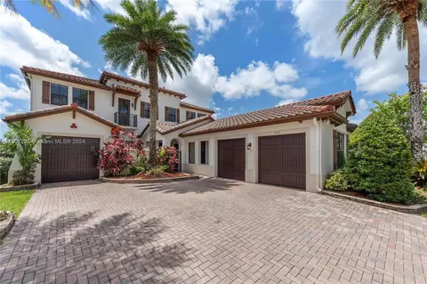 3533 NW 83rd Way, Pembroke Pines, FL 33024