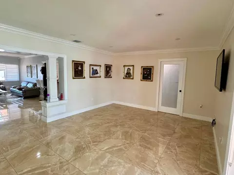 5431 W 9th Ct, Hialeah, FL 33012 photo 5