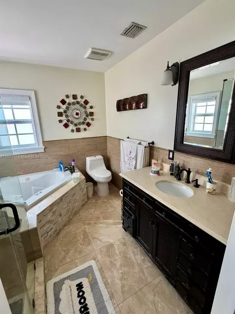 5431 W 9th Ct, Hialeah, FL 33012 photo 16