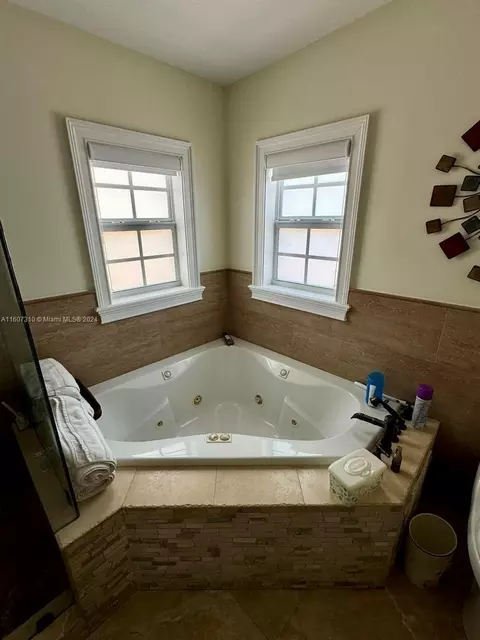 5431 W 9th Ct, Hialeah, FL 33012 photo 18