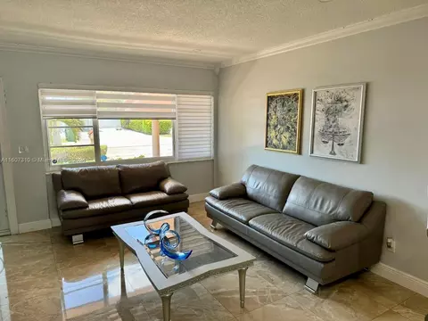 5431 W 9th Ct, Hialeah, FL 33012 photo 8