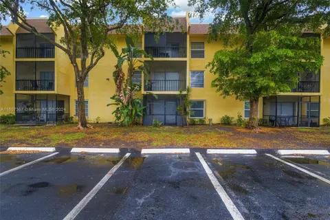 470 NW 20th St #203, Boca Raton, FL 33431