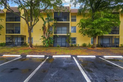 470 NW 20th St #203, Boca Raton, FL 33431