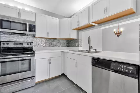 728 Sunny Pine Way #E2, Greenacres, FL 33415