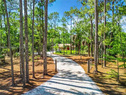 3661 5th Ave NW, Naples, FL 34120