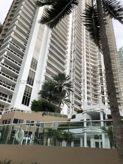 901 Brickell Key Blvd #601, Miami, FL 33131