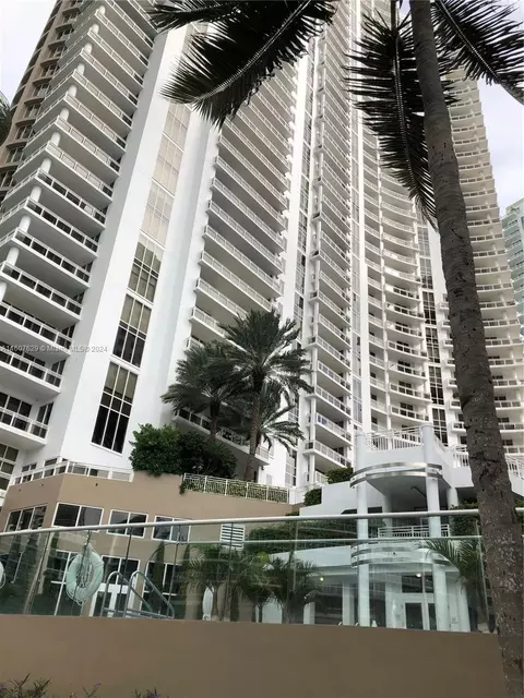 901 Brickell Key Blvd #601, Miami, FL 33131