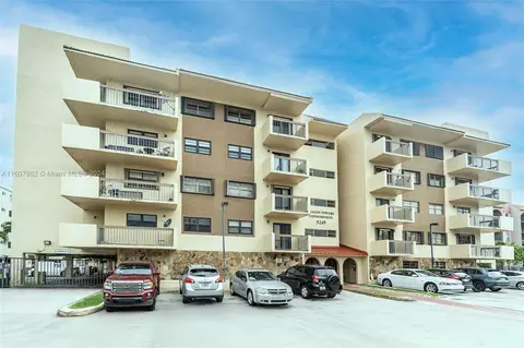 5249 NW 7th St #401, Miami, FL 33126