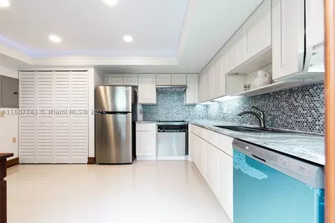7563 W Sunrise Blvd #7563, Plantation, FL 33313