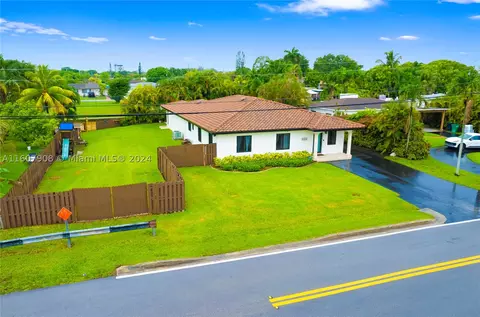 7500 SW 32 St, Miami, FL 33155