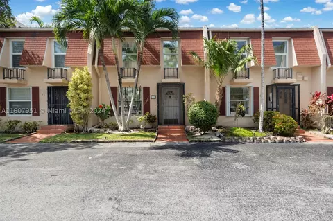 1001 Three Islands Blvd #27, Hallandale Beach, FL 33009