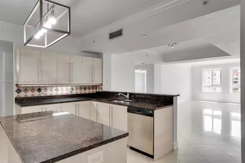 7350 SW 89th St #624S, Miami, FL 33156