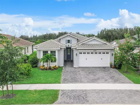 15660 Goldfinch Cir, Westlake, FL 33470