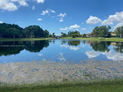 9427 SW 151st Ave, Miami, FL 33196