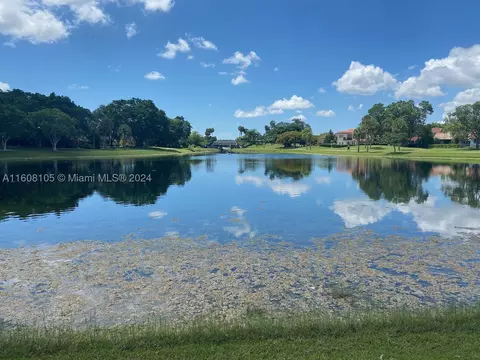 9427 SW 151st Ave, Miami, FL 33196
