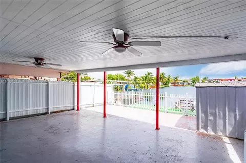 Exterior - 969 W 77th St, Hialeah, FL 33014 photo 2 of 5