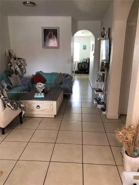 Undisclosed, Hialeah, FL 33015 photo 2