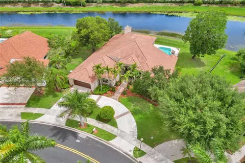 400 Alexandra Cir, Weston, FL 33326