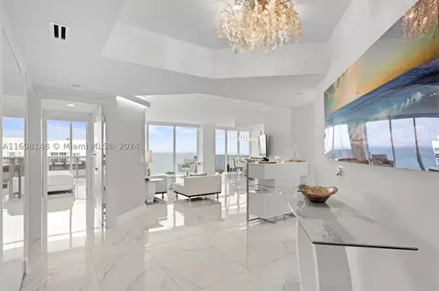 4779 Collins Ave #2201, Miami Beach, FL 33140