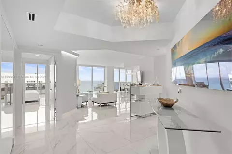4779 Collins Ave #2201, Miami Beach, FL 33140